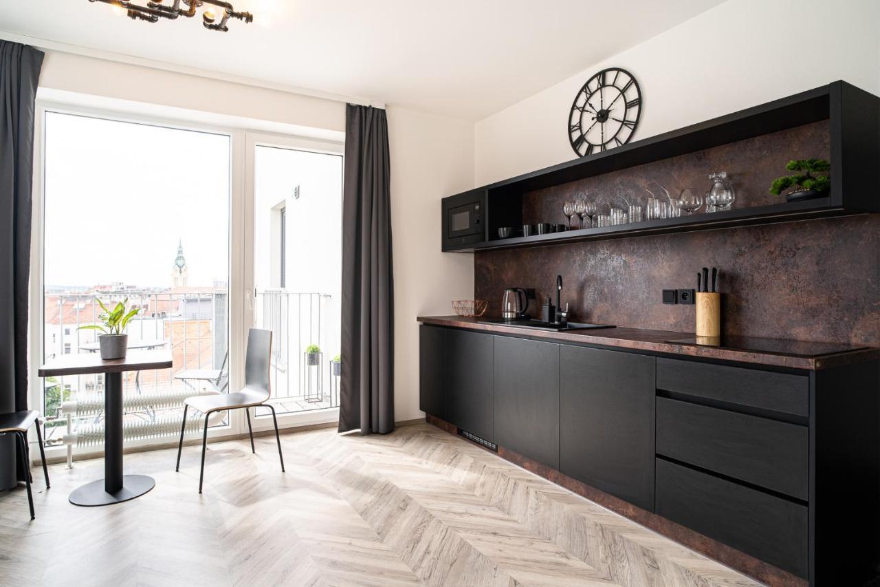 Zeppelin Studio With An Industrial View - Brno Διαμέρισμα Εξωτερικό φωτογραφία